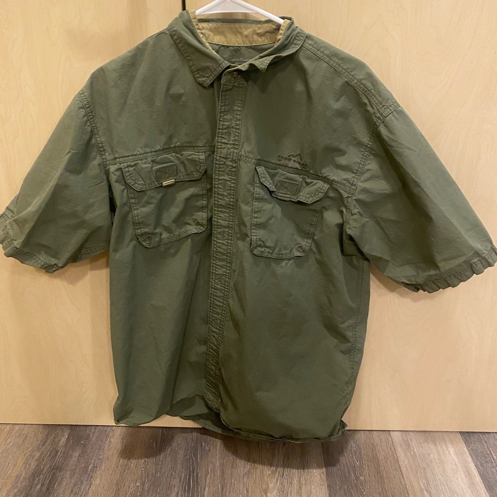 Eddie Bauer Men's Olive Green Short Sleeve Jacket
